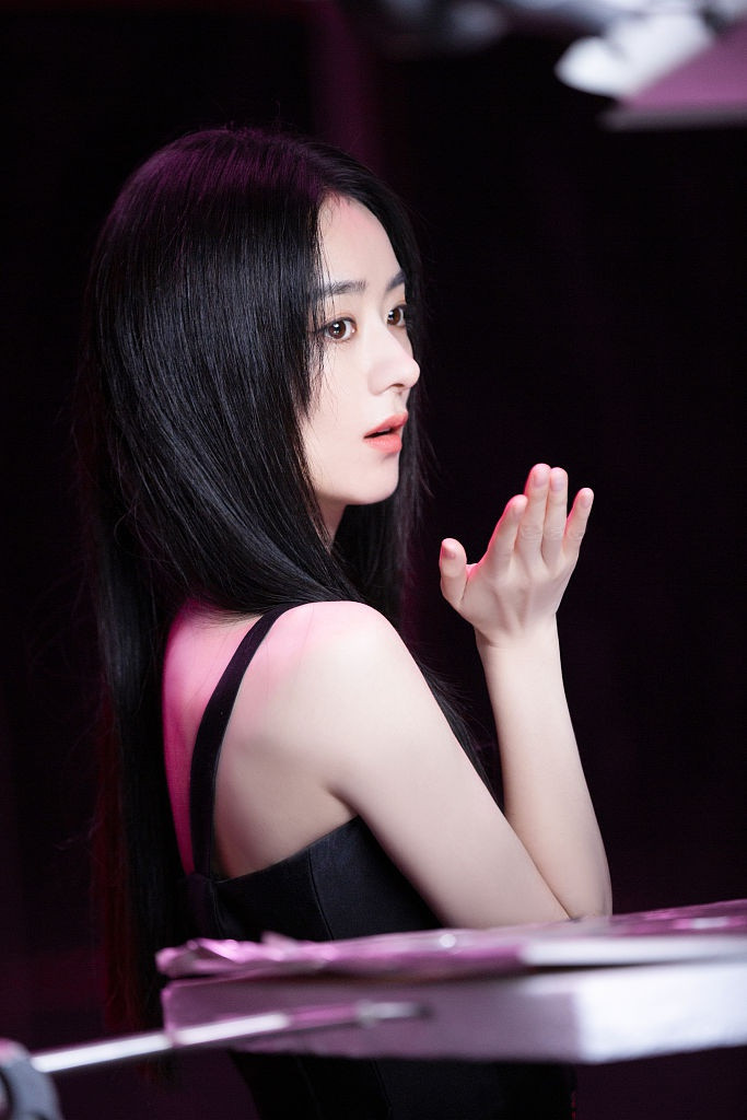 “Nín thở” trước visual mới của Triệu Lệ Dĩnh, nhưng tâm điểm chú ý mới thực sự bất ngờ ảnh 7