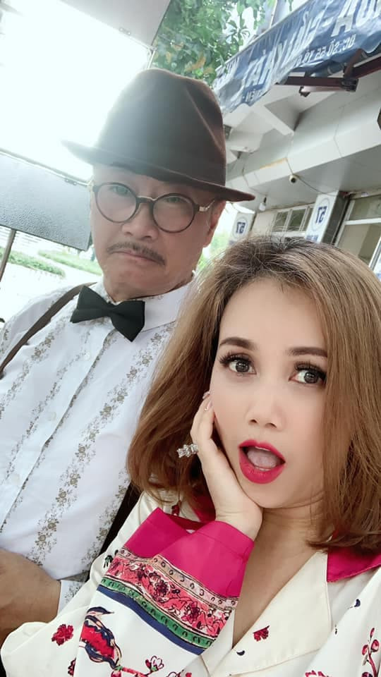 Tóc Tiên mặc bikini khoe đường cong “bỏng mắt”; Châu Bùi hôn say đắm Anh Tú? ảnh 2