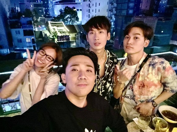 Lâm Vỹ Dạ vui vẻ, lạc quan giữa cơn bão anti-fan ảnh 1