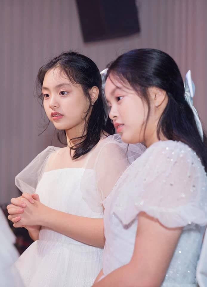 Đông Nhi được chồng bất ngờ tặng quà sau sinh; Lưu Hương Giang sang chảnh dù mấp mé 40 ảnh 19