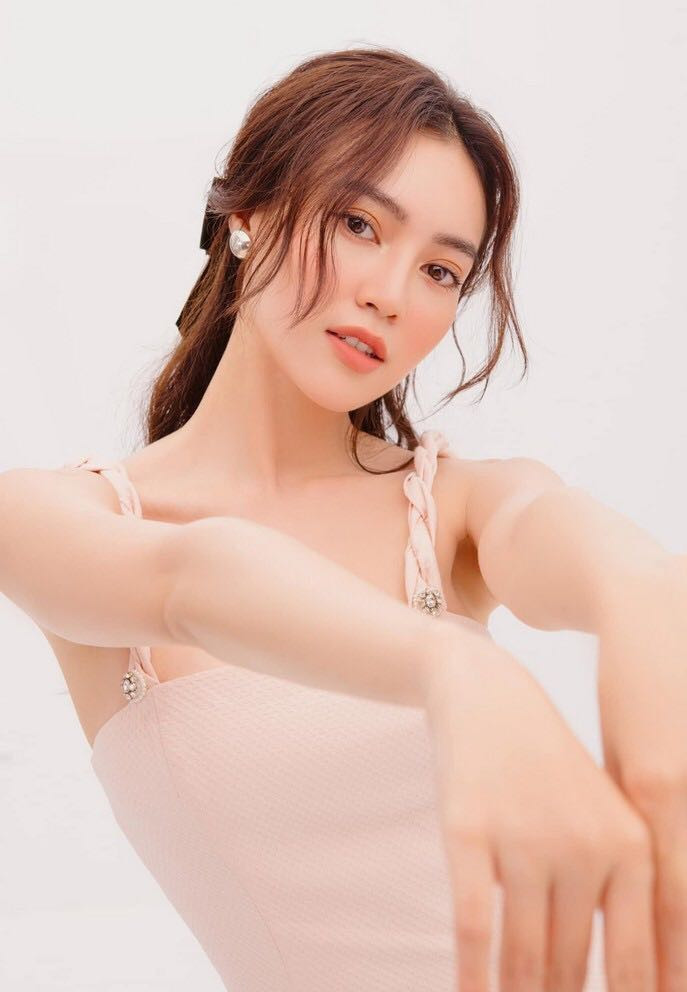 Thủy Tiên trở về Sài Gòn sau 15 ngày đi cứu trợ; Ninh Dương Lan Ngọc trấn an fan ảnh 3