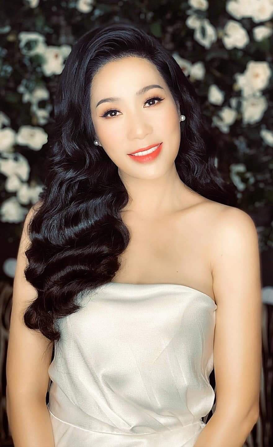 Thủy Tiên ăn vội bát mì tôm để đi cứu trợ; Lynk Lee “xéo sắc” đáp trả antifan ảnh 12