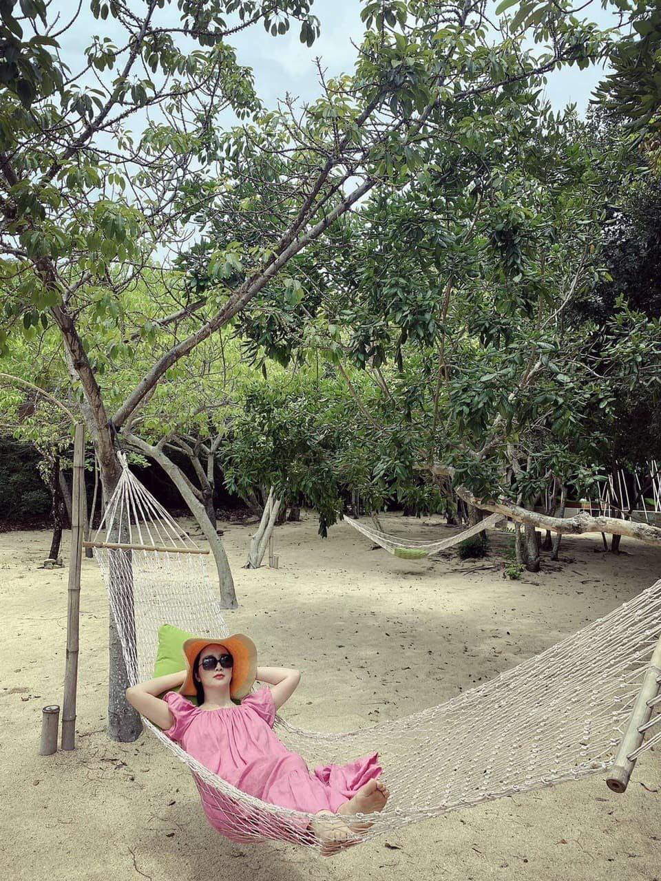 Sơn Tùng gây bất ngờ khi lọt top những người đàn ông quyến rũ nhất thế giới 2020 ảnh 20