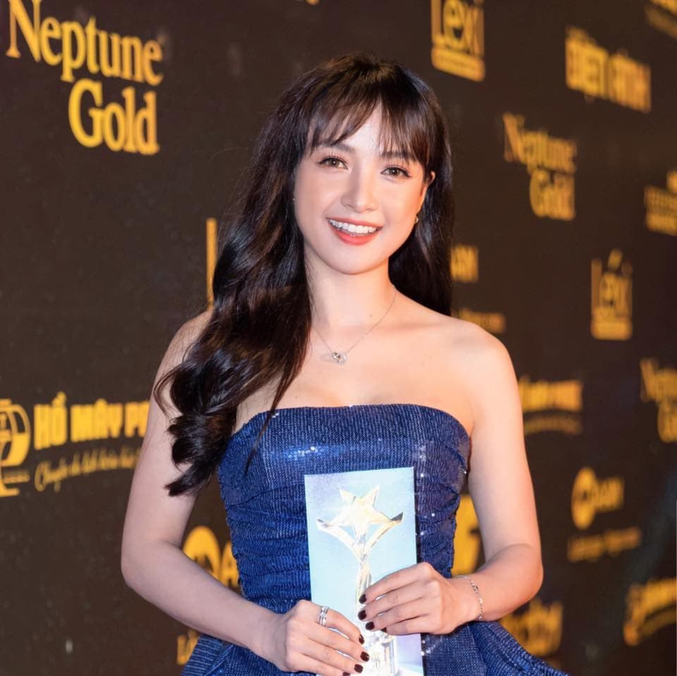 Mai Phương Thúy diện đồ năng động như gái 18; Suboi lên tiếng khi đội Binz bị chê yếu nhất ảnh 16