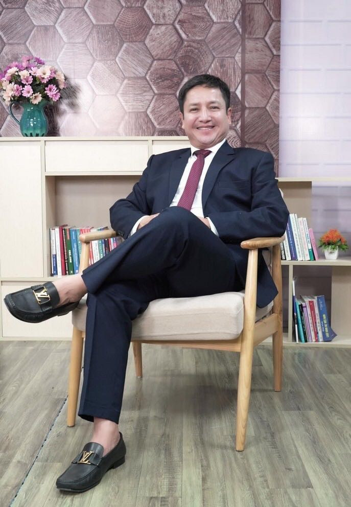 Sĩ Thanh diện đồ khoe vòng 1 trên giường ngủ; Vĩnh Thụy bảnh bao chuẩn “soái ca“ ảnh 23