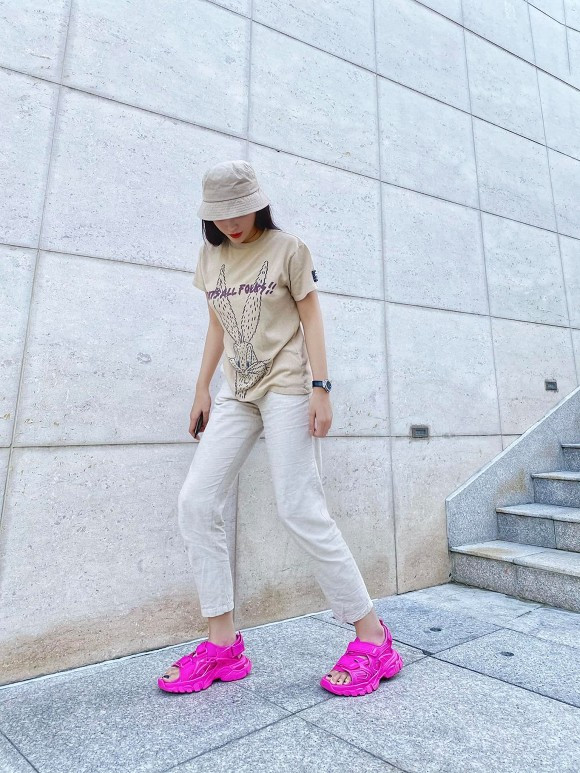 Lâm Vỹ Dạ vui vẻ, lạc quan giữa cơn bão anti-fan ảnh 18