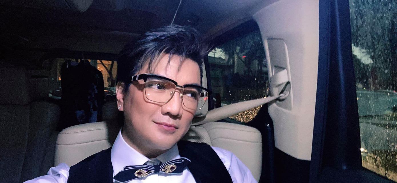 Thủy Tiên nhịn đói đi cứu trợ bà con miền Trung; Ngọc Trinh, Hương Giang đọ sắc ảnh 2