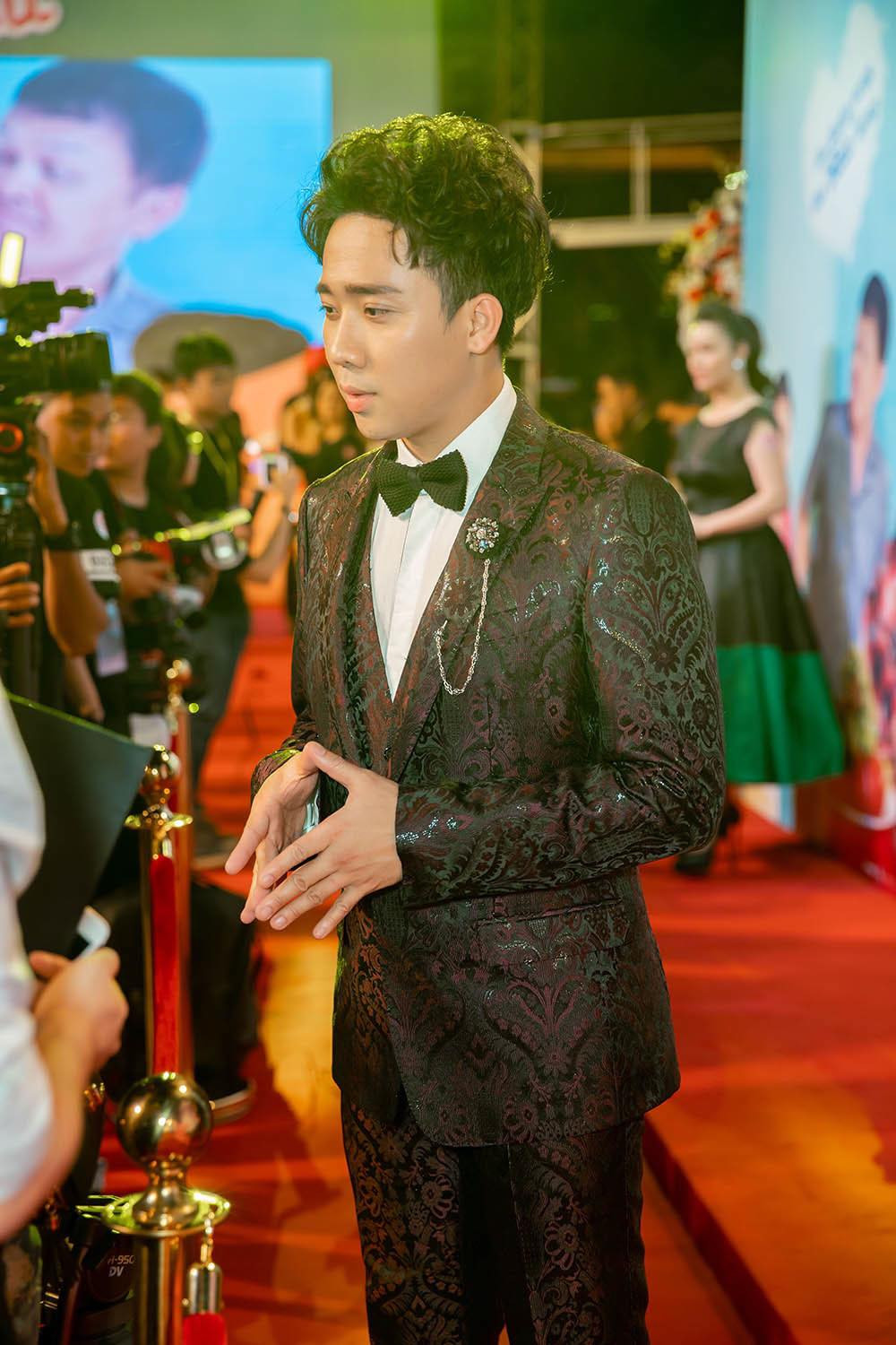 Bị chỉ trích vì không ủng hộ miền Trung, Kỳ Duyên và Ngọc Trinh đáp trả anti fan cực khéo ảnh 19