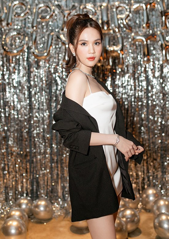 Ngọc Trinh chơi lớn nuôi heo đất bằng vàng; Diện váy đỏ đi tiệc, Bảo Thi vô cùng quyến rũ ảnh 9