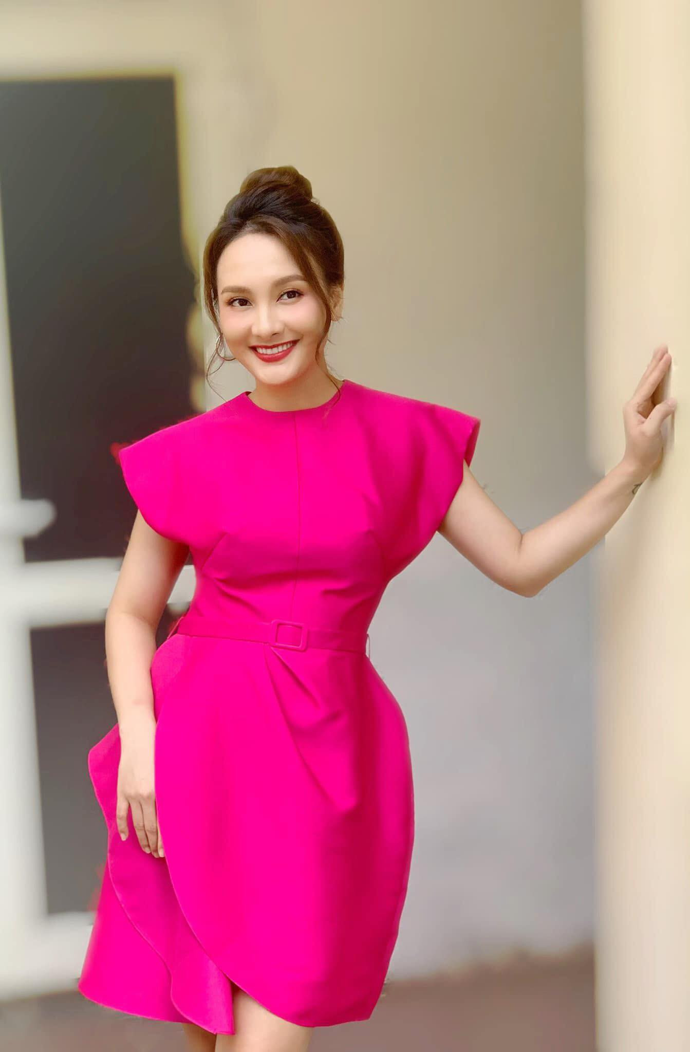 Mai Phương Thúy diện đồ năng động như gái 18; Suboi lên tiếng khi đội Binz bị chê yếu nhất ảnh 18