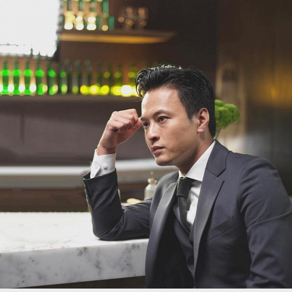 Hiền Hồ vào vai cô y tá trong cảnh quay lãng mạn; Con trai Hồ Ngọc Hà bế em cực khéo ảnh 21