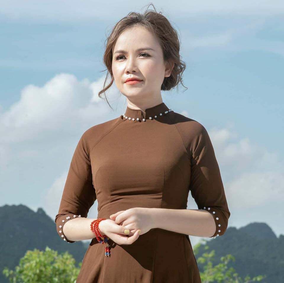 Ngọc Trinh chơi lớn nuôi heo đất bằng vàng; Diện váy đỏ đi tiệc, Bảo Thi vô cùng quyến rũ ảnh 2