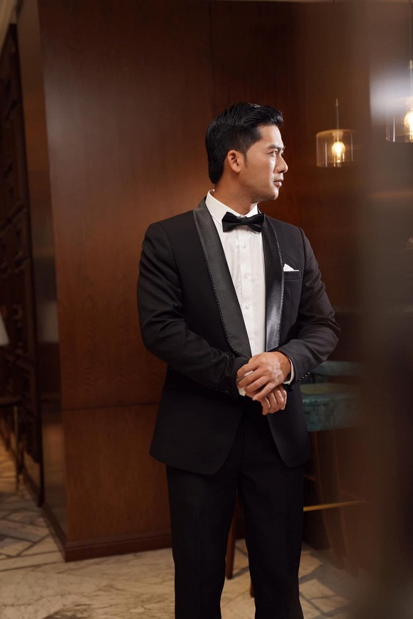 Chi Pu sẽ biểu diễn tại lễ hội âm nhạc quy mô quốc tế; Bùi Anh Tuấn hỏi fan về style mới ảnh 12