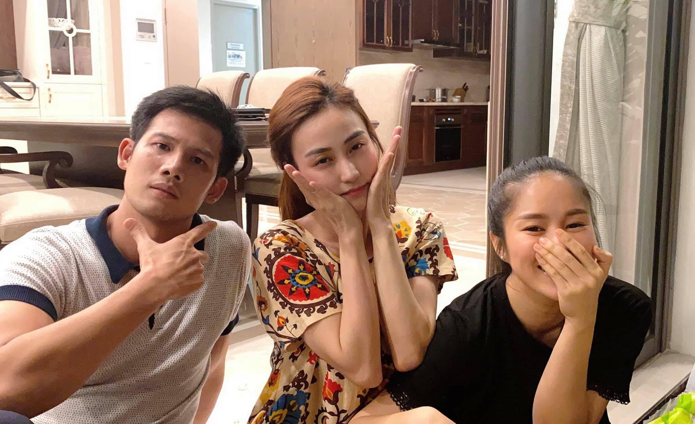 Elly Trần hóa “công chúa ngủ trong ô tô”; vợ chồng Đông Nhi vui mừng đón con gái về nhà ảnh 20