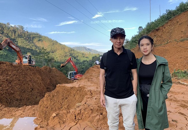 Sĩ Thanh diện đồ khoe vòng 1 trên giường ngủ; Vĩnh Thụy bảnh bao chuẩn “soái ca“ ảnh 15