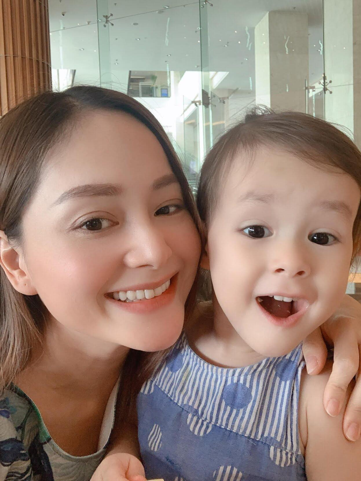 Elly Trần hóa “công chúa ngủ trong ô tô”; vợ chồng Đông Nhi vui mừng đón con gái về nhà ảnh 21