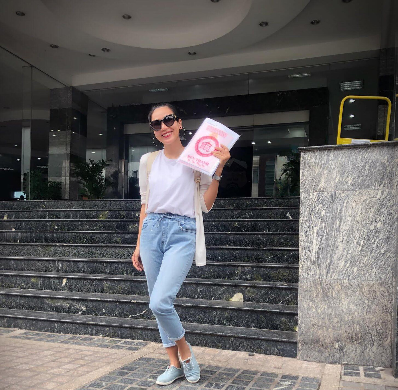 Sĩ Thanh diện đồ khoe vòng 1 trên giường ngủ; Vĩnh Thụy bảnh bao chuẩn “soái ca“ ảnh 14