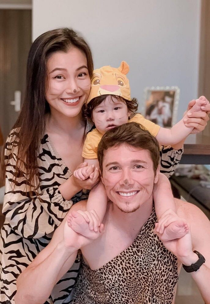 Sĩ Thanh diện đồ khoe vòng 1 trên giường ngủ; Vĩnh Thụy bảnh bao chuẩn “soái ca“ ảnh 21