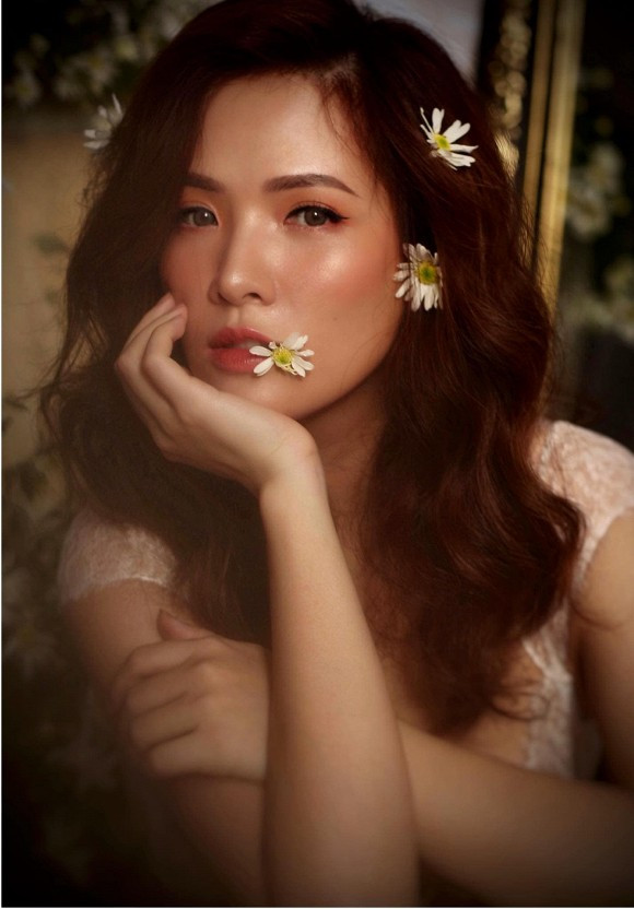 Vợ chồng Trấn Thành khoe ảnh đi du lịch cực tình tứ; Đan Lê đẹp tựa “nàng thơ“ ảnh 2