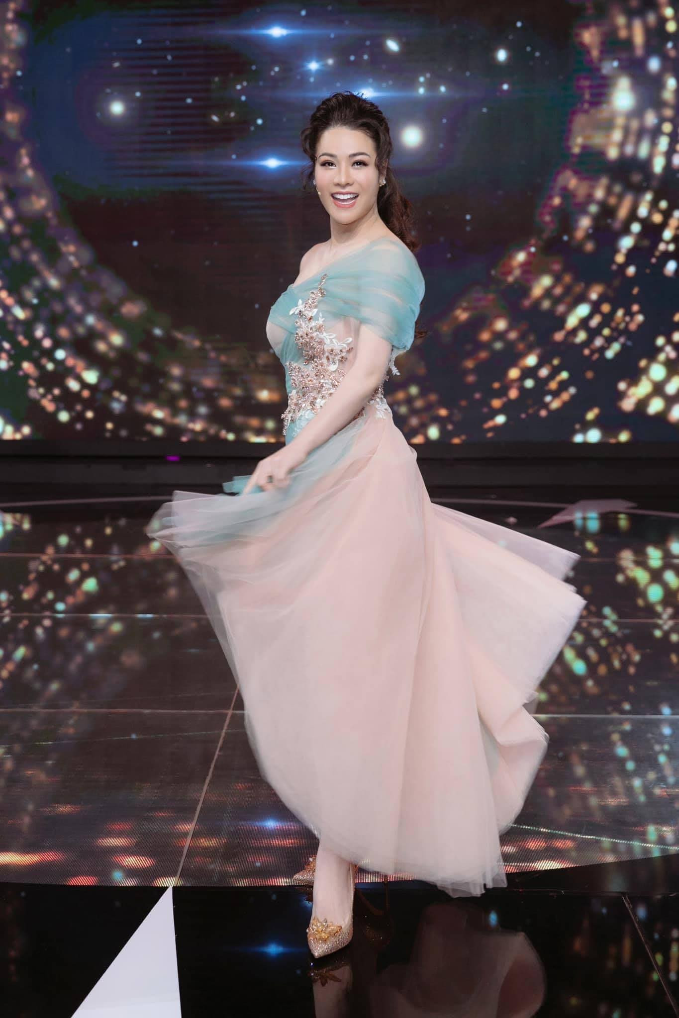 Bị chỉ trích vì không ủng hộ miền Trung, Kỳ Duyên và Ngọc Trinh đáp trả anti fan cực khéo ảnh 9