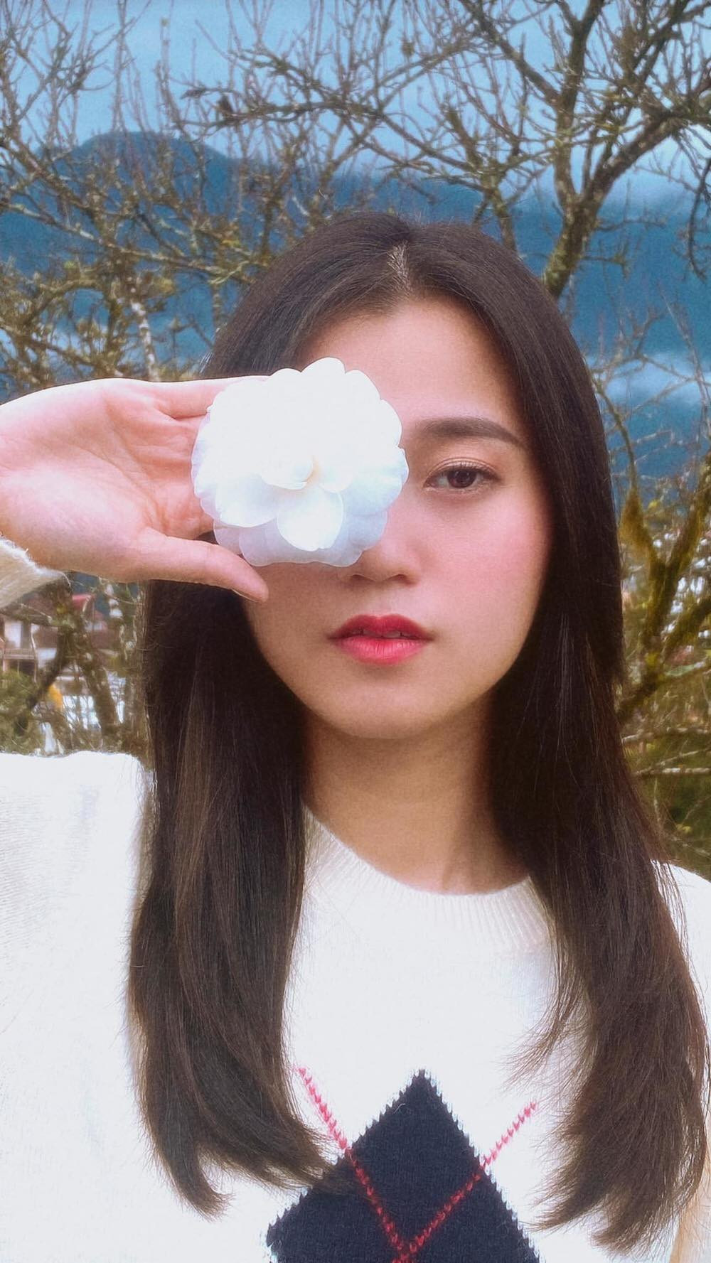 Giữa tâm bão anti-fan Lâm Vỹ Dạ vẫn khoe loạt ảnh đi làm kết hợp du lịch ở Sapa ảnh 7