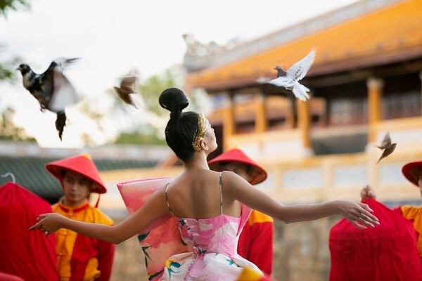 Sao Việt bênh vực Trấn Thành; con trai lai Tây nhà Hoàng Oanh khiến dân tình “chết mê“ ảnh 14