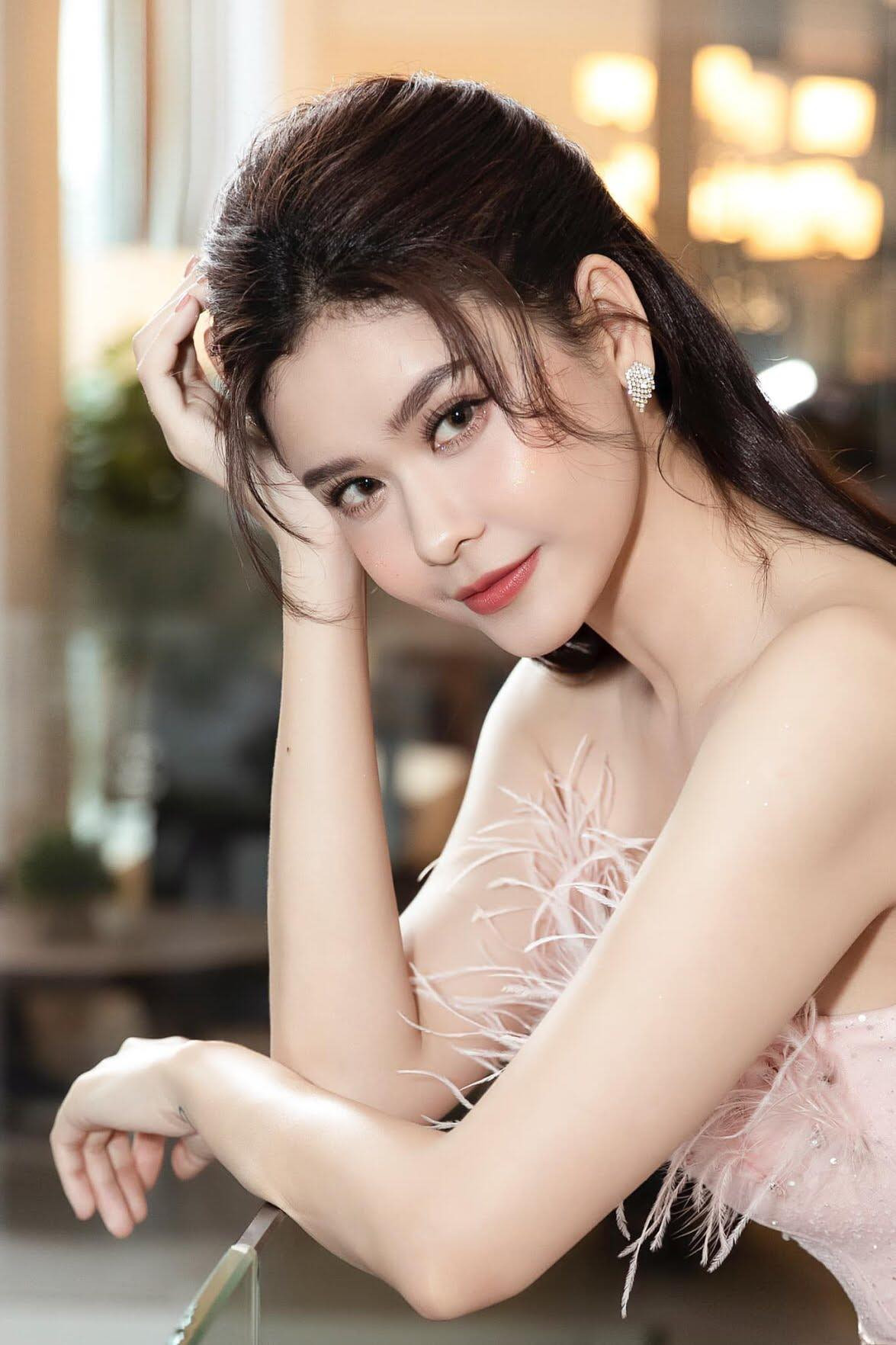 Minh Tú, Trương Quỳnh Anh thi nhau khoe ảnh “thả thính” cực chất ảnh 1