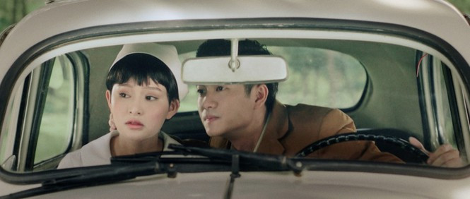 Hiền Hồ vào vai cô y tá trong cảnh quay lãng mạn; Con trai Hồ Ngọc Hà bế em cực khéo ảnh 13