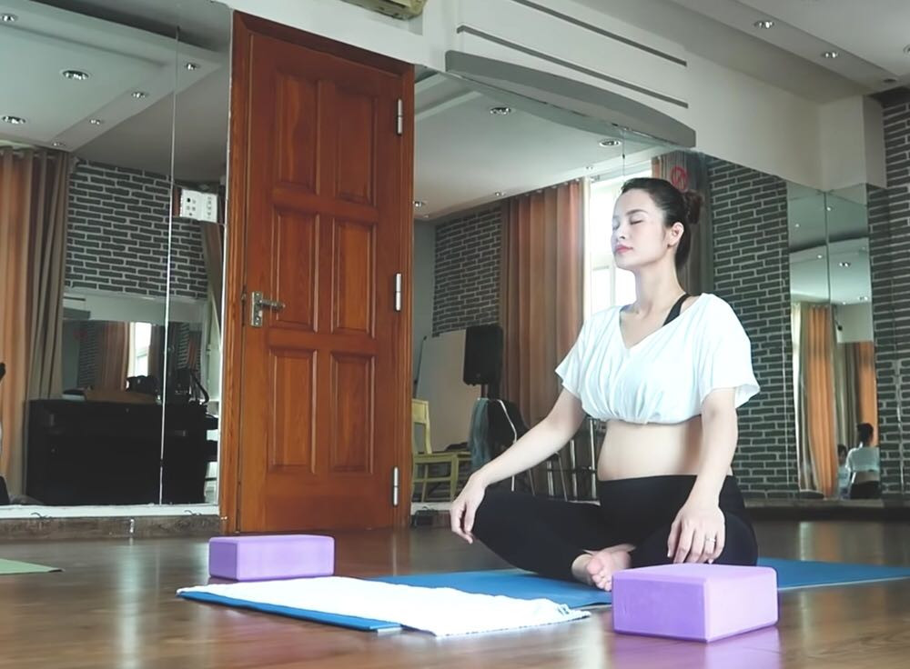 Mạc Văn Khoa chính thức lên chức bố; vợ chồng Trường Giang hóa ông bà Mười Khó cực yêu ảnh 1