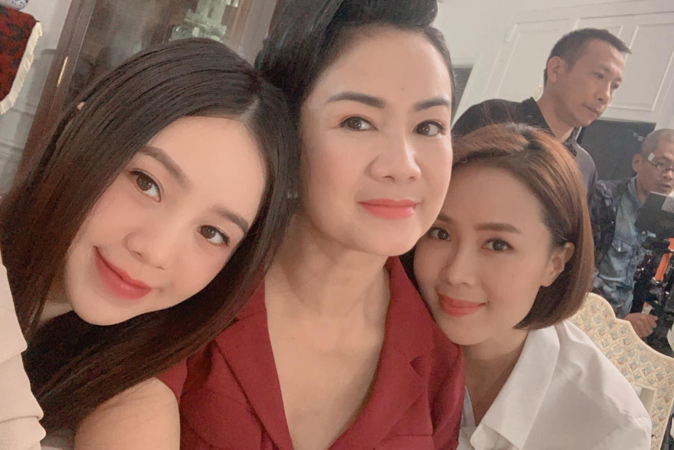 Lâm Vỹ Dạ khoe vai trần gợi cảm; Hậu ly hôn, Phạm Quỳnh Anh ngày càng tăng hạng nhan sắc ảnh 9