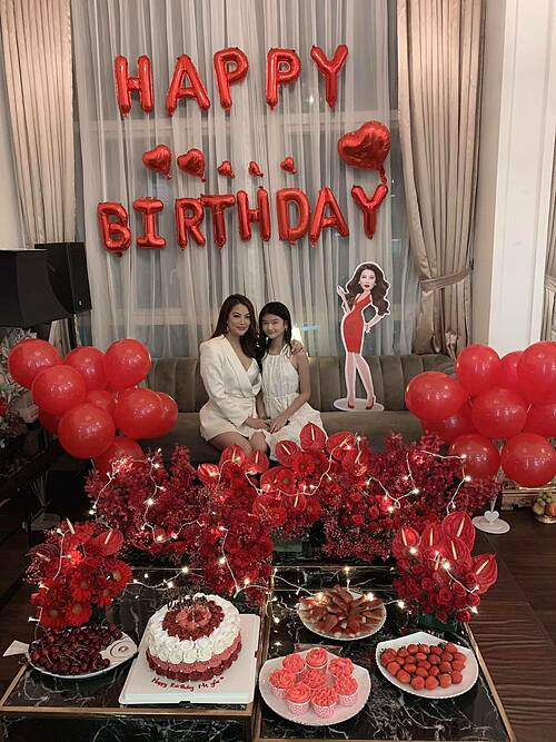 Mâu Thủy với Diệp Lâm Anh, ai diện bikini đẹp hơn? ảnh 21