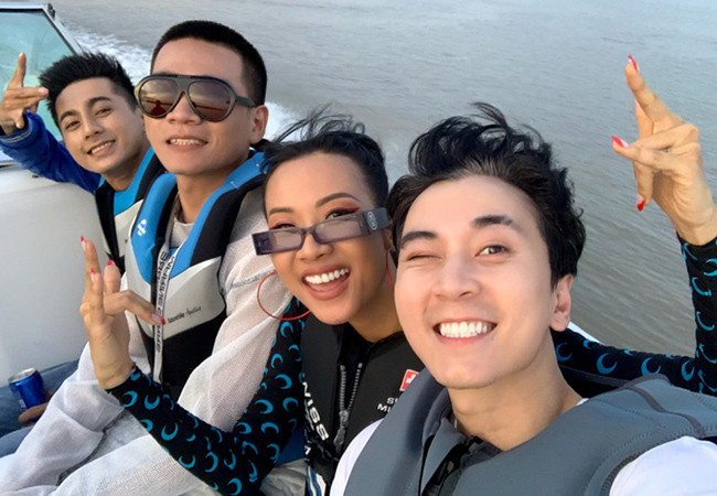 Thuỷ Tiên gửi lời cảm ơn tới những người ủng hộ; Bộ ba HLV Rap Việt đi thư giãn ảnh 9