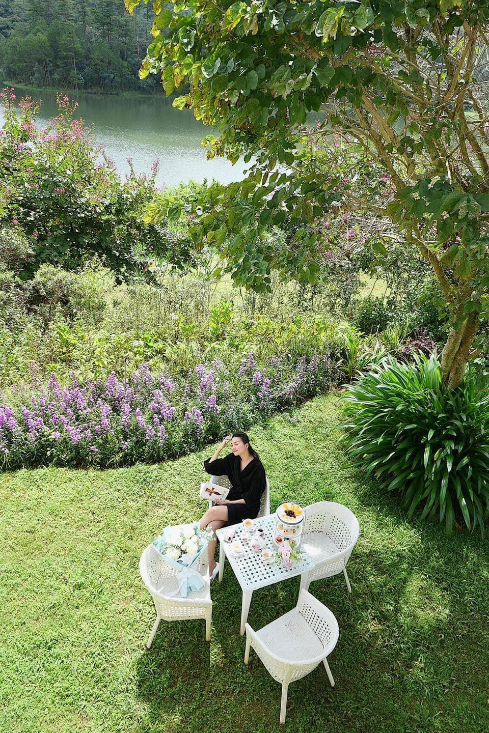 Lưu Hương Giang khoe ảnh “hậu dao kéo”; Đông Nhi “pose hình” ngay sau sinh bé Winnie ảnh 9