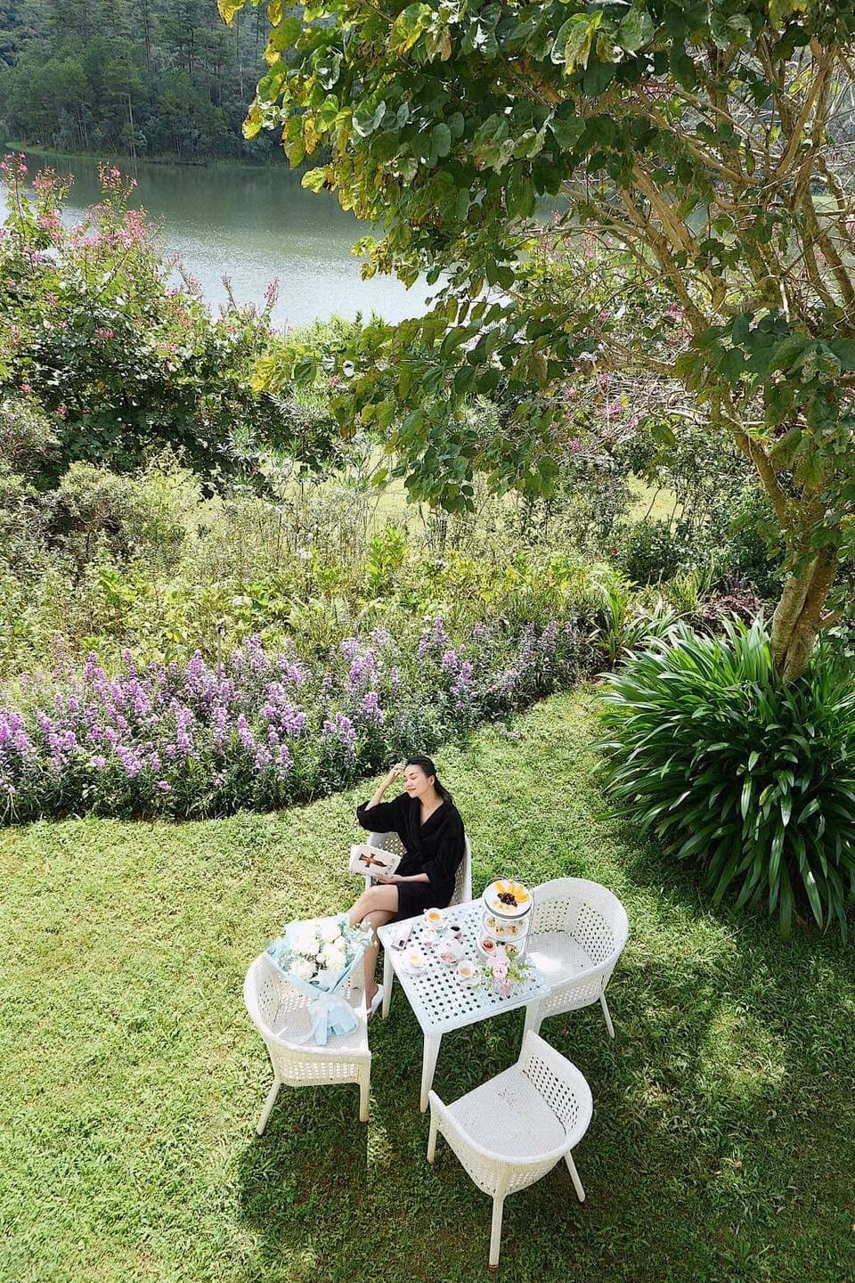 Lưu Hương Giang khoe ảnh “hậu dao kéo”; Đông Nhi “pose hình” ngay sau sinh bé Winnie ảnh 9