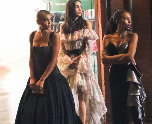 "Gossip Girl" phiên bản mới liệu có vượt qua được cái bóng quá lớn của "tiền bối"? ảnh 4