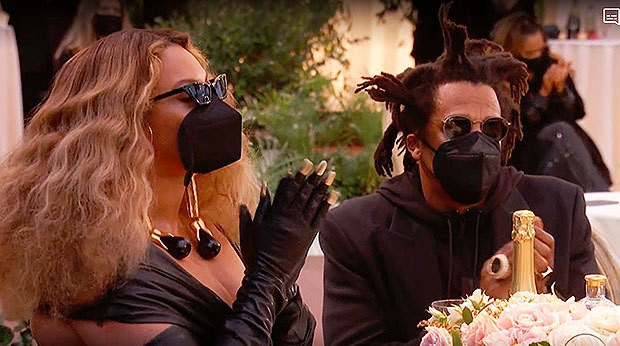 Lễ trao giải Grammys 2021: Taylor Swift, Dua Lipa, Harry Styles không ra về tay trắng ảnh 9