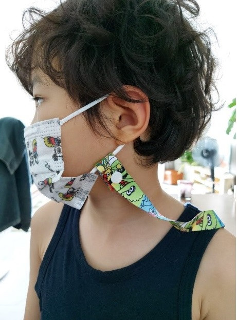 Bắt “trend” móc dây đeo cho khẩu trang ở Hàn Quốc, hội não cá vàng từ nay chẳng lo rơi mất ảnh 3