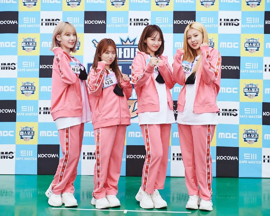 Bắt “trend” móc dây đeo cho khẩu trang ở Hàn Quốc, hội não cá vàng từ nay chẳng lo rơi mất ảnh 10