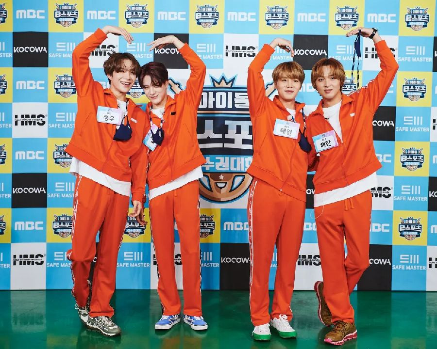 Bắt “trend” móc dây đeo cho khẩu trang ở Hàn Quốc, hội não cá vàng từ nay chẳng lo rơi mất ảnh 11