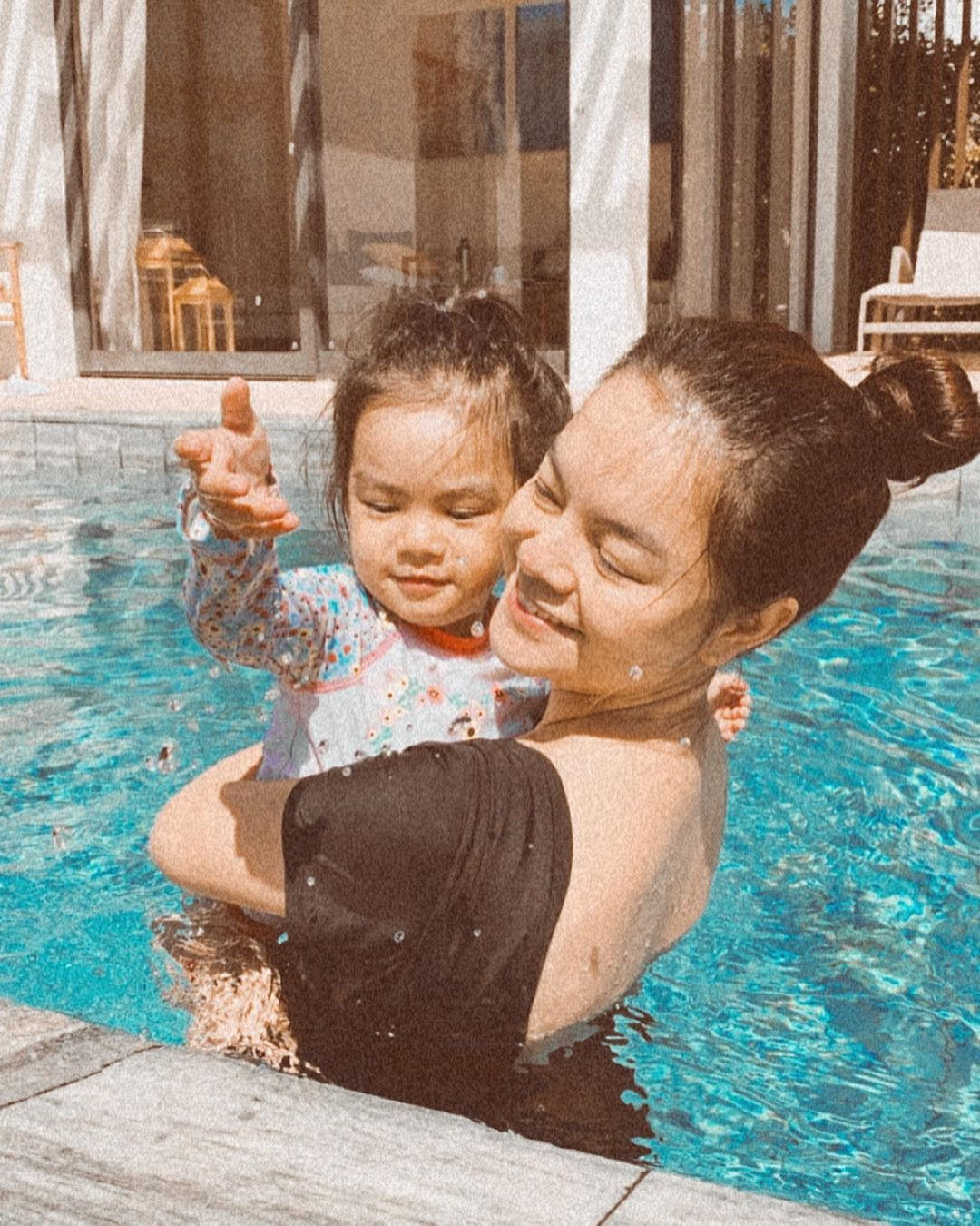 Loạt mỹ nhân Việt tung ảnh bikini ‘bỏng mắt’ sau Tết ảnh 1