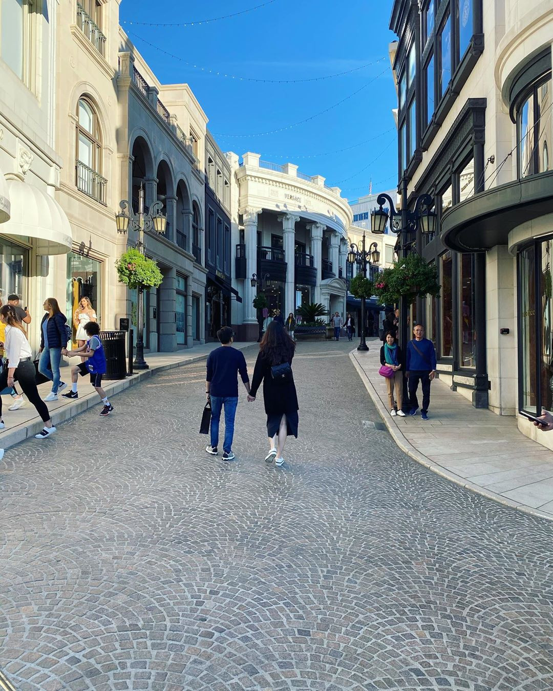 Dẫn bà xã sang Mỹ du lịch, Cường Đô La còn tặng vợ nhẫn kim cương ‘khủng’ ảnh 2