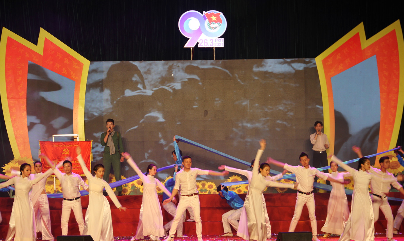 Tỉnh đoàn Bình Định tuyên dương 90 gương cán bộ, Đoàn viên tiêu biểu ảnh 9