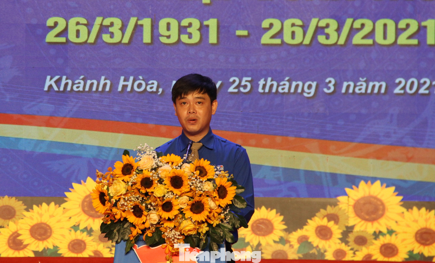 Anh Bùi Hoài Nam đọc diễn văn ôn lại truyền thống Đoàn TNCS Hồ Chí Minh tỉnh Khánh Hoà Tỉnh đoàn Bình Định tuyên dương 90 gương cán bộ, Đoàn viên tiêu biểu ảnh 4