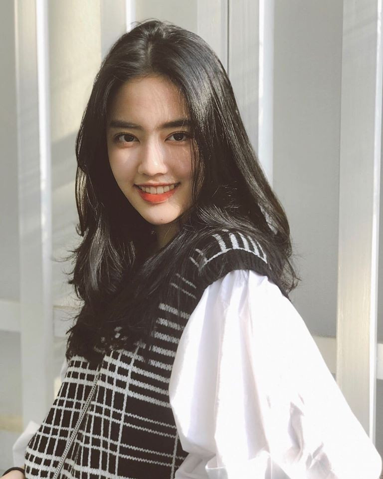 Nữ tiếp viên hàng không nổi tiếng với clip múa đương đại giờ ra sao ảnh 1