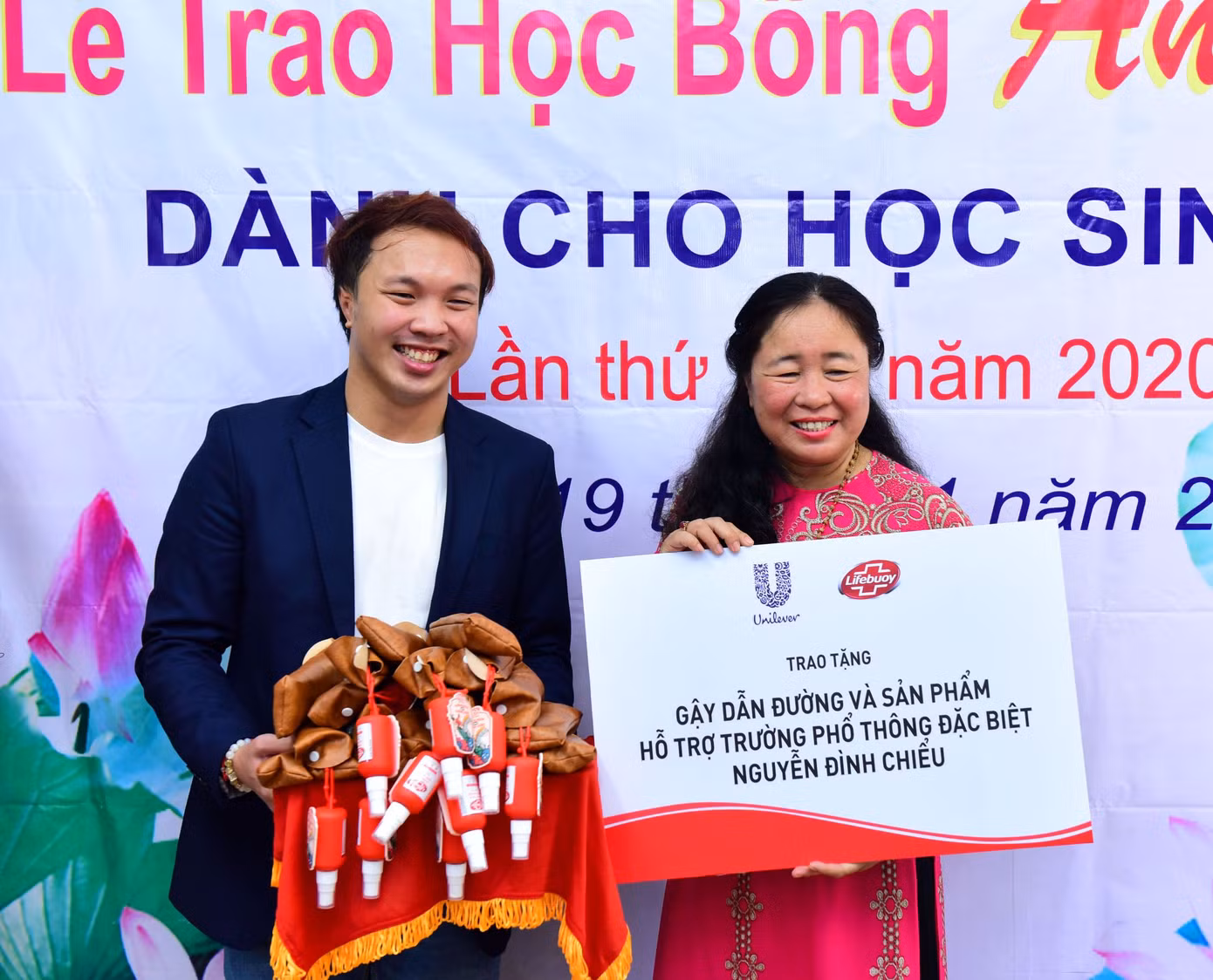 Lifebuoy tài trợ gói sản phẩm 11 tỷ đồng cho 500 bệnh viện ảnh 2
