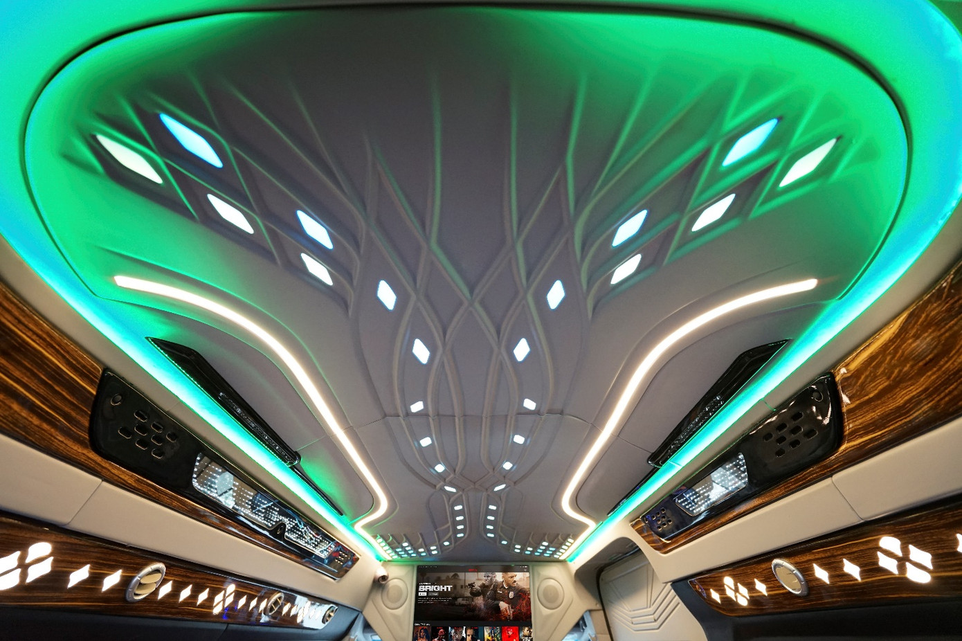 Khám phá ‘Đảo ngọc Thiên Đường bị bỏ quên’ cùng ‘Xe thế hệ mới’ của Hoàng Long ảnh 4