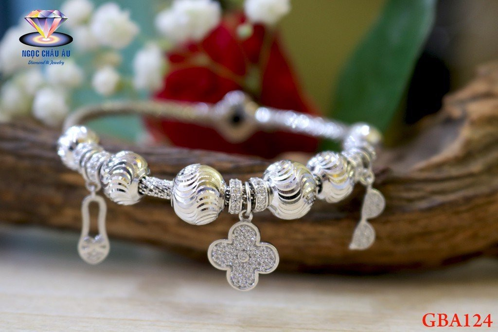 Trang sức Ngọc Châu Âu - đồng hành cùng phái đẹp trên chặng đường làm mới bản thân ảnh 3