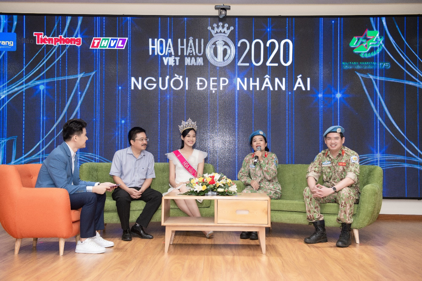 Top 3 Hoa Hậu Việt Nam 2020 và Người đẹp Nhân ái thực hiện chuyến đi từ thiện đầu tiên ảnh 4
