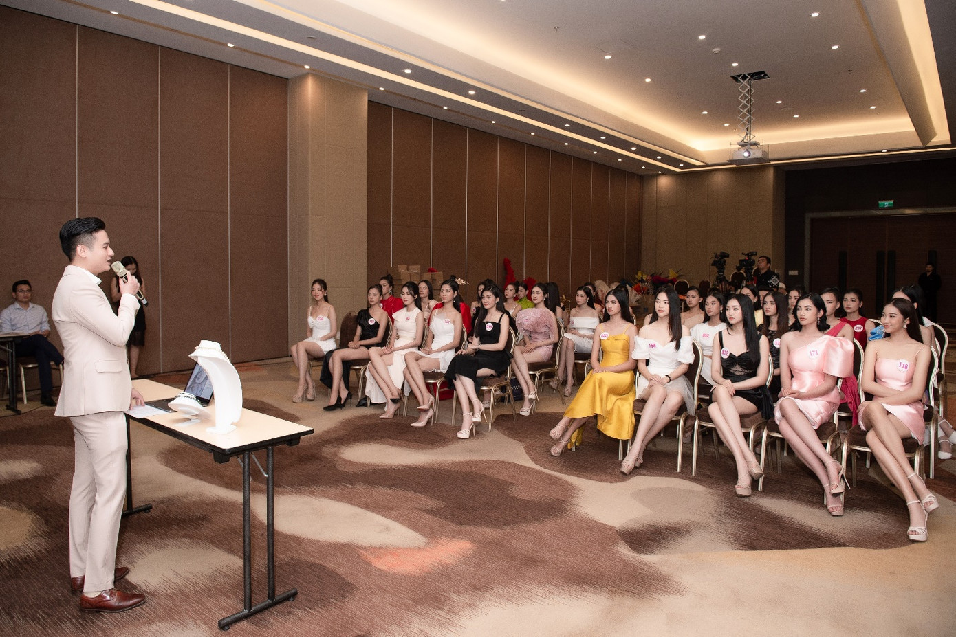 Nhìn lại hành trình Long Beach Pearl đồng hành cùng Hoa hậu Việt Nam 2020 ảnh 9