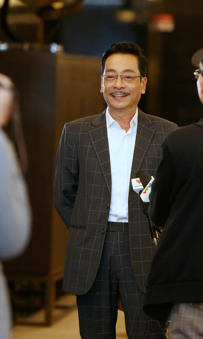 NSND Hoàng Dũng tuổi 64: 'Nhiều đêm tôi chỉ ngủ được 2 tiếng' ảnh 4